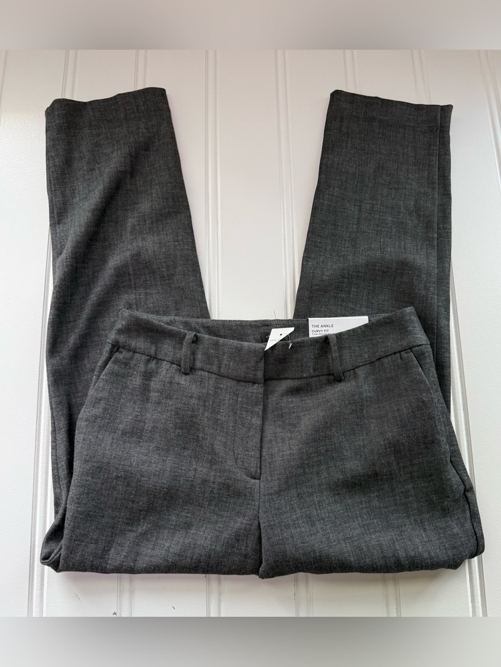 ANN TAYLOR DARK GRAY The ANKLE PANTS Curvy Fit 4 NEW 3093